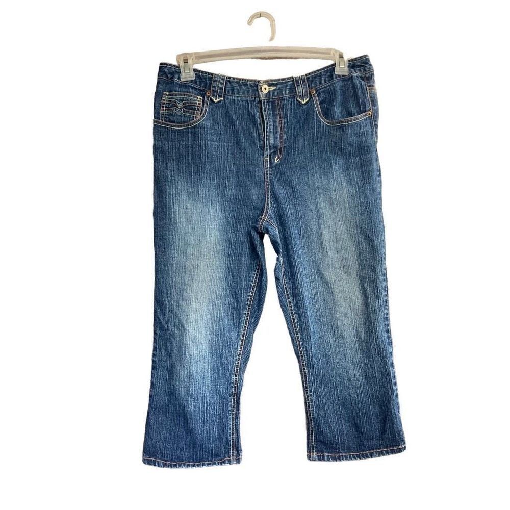 CAROLINA BLUES Women’s Capri Jeans Asize 14 Blue Inseam 19”‎